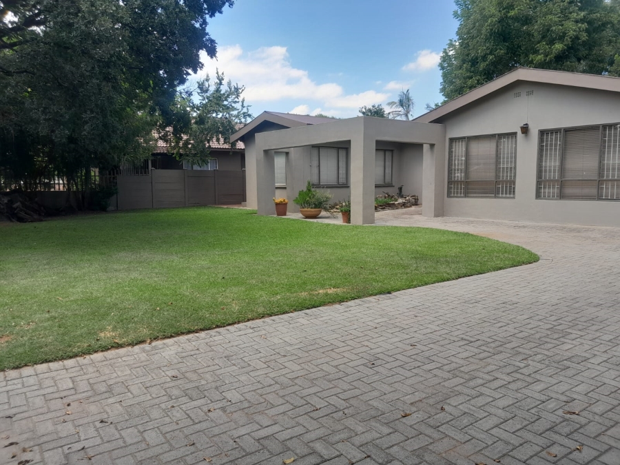 4 Bedroom Property for Sale in Bodorp North West